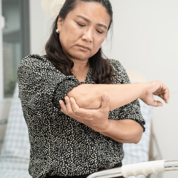 How do I know if I should be seen for my elbow pain - 1 Should I be seen for my elbow pain?